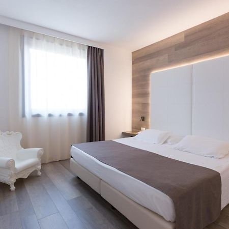 City Hotel & Suites Фоліньо Екстер'єр фото
