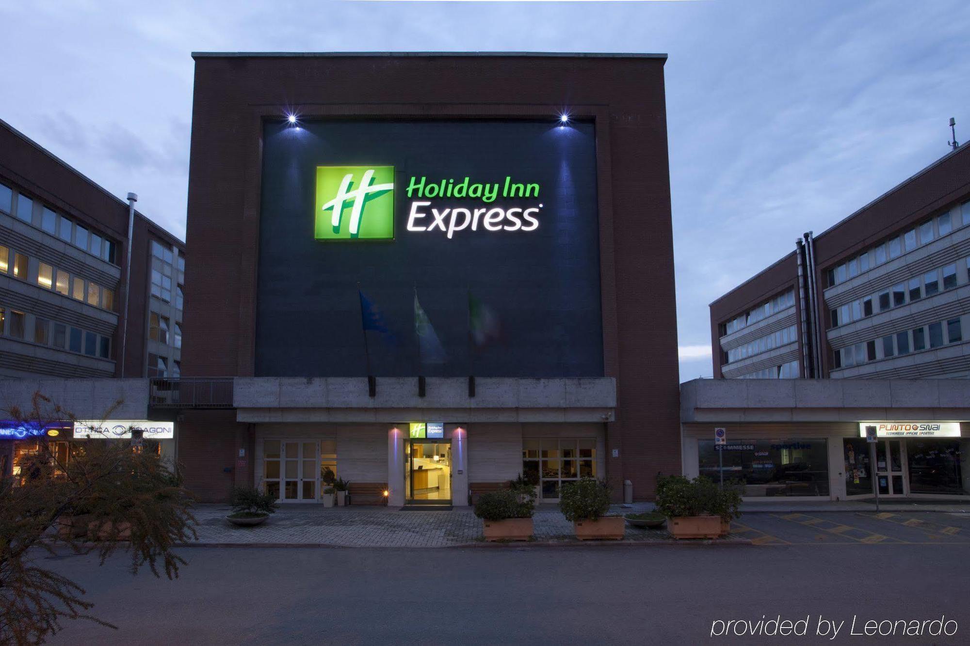 City Hotel & Suites Фоліньо Екстер'єр фото