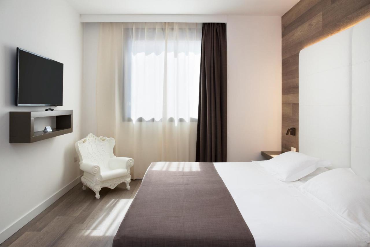 City Hotel & Suites Фоліньо Екстер'єр фото